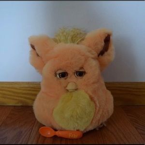 2005 Emototronic Furby Orange w/ Brown eyes RARE